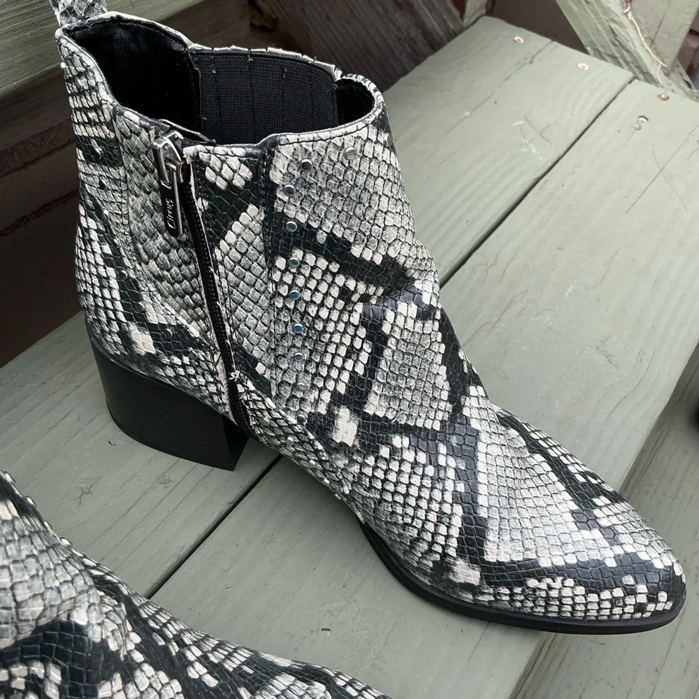 Circus by Sam Edelman Black and White Snake Print Studded Ankle Boots Size 9.5